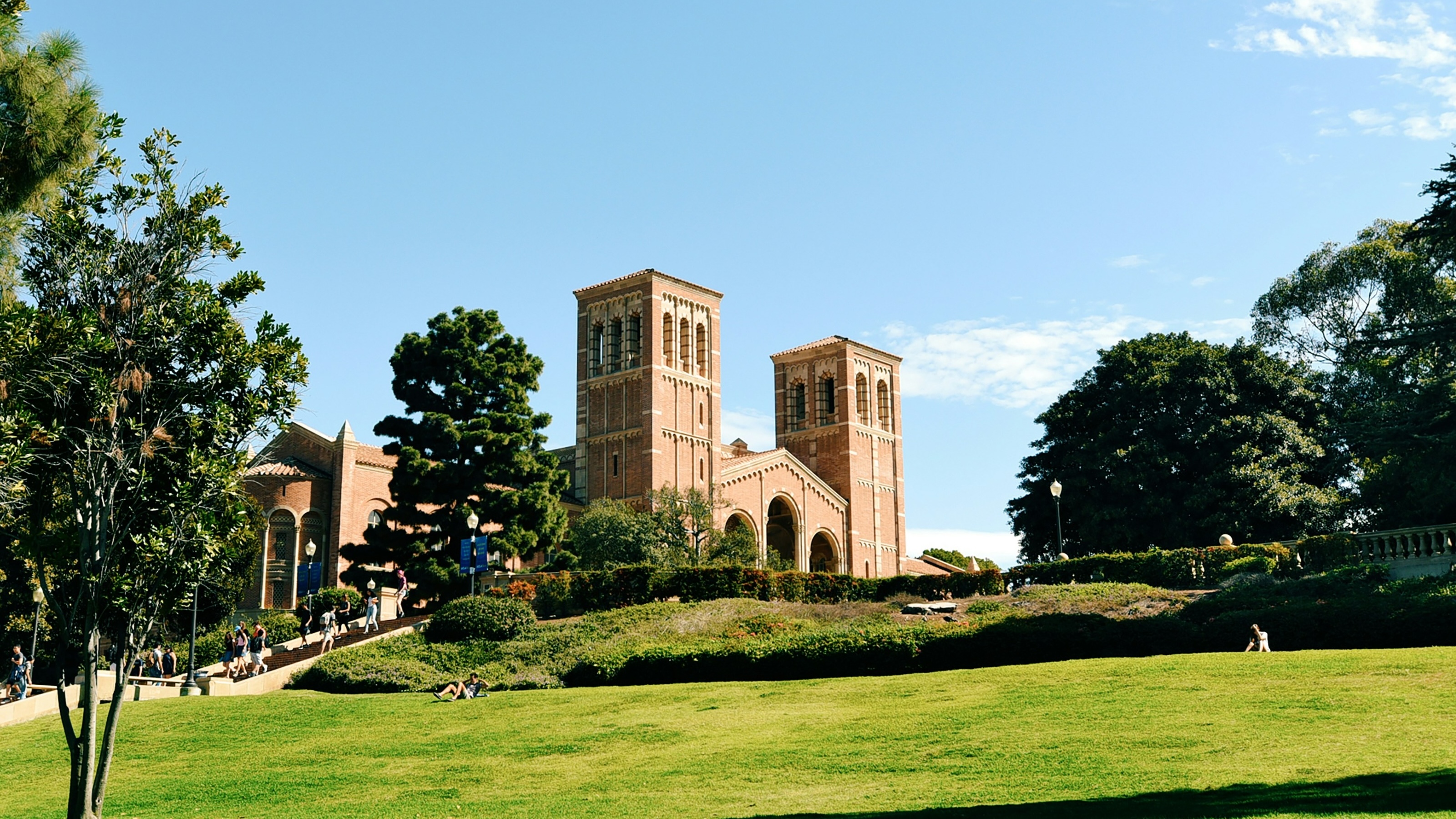 大学のキャンパス写真